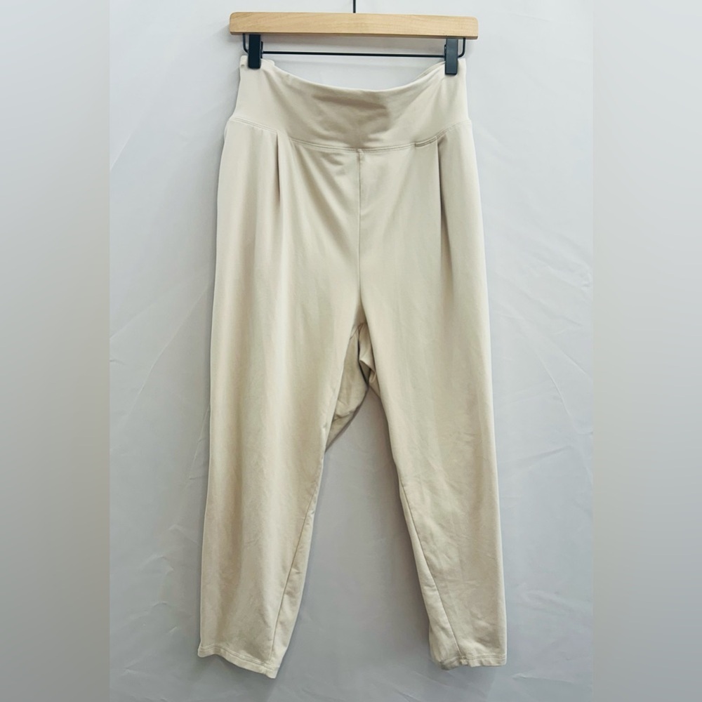 All in Motion Cream Flat Waist Women’s Pleated Taper Active Pants, XXL